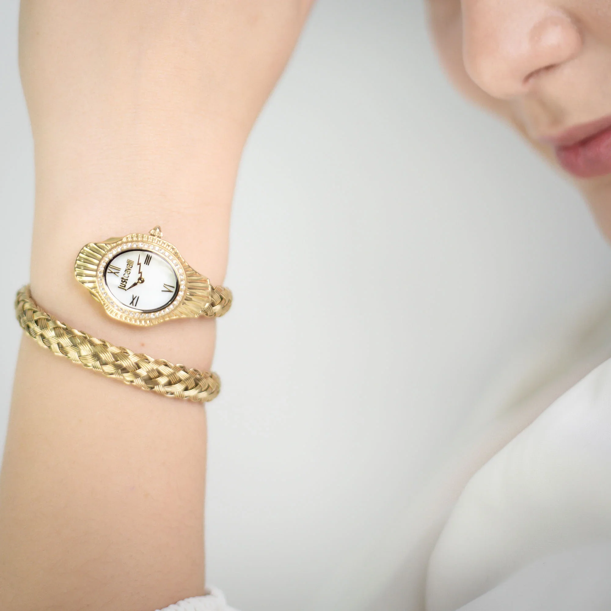 Just Cavalli Twined Ladies Mother-of-pearl dial Braided Yellow Gold-Tone Stainless Steel Watch - Image 4
