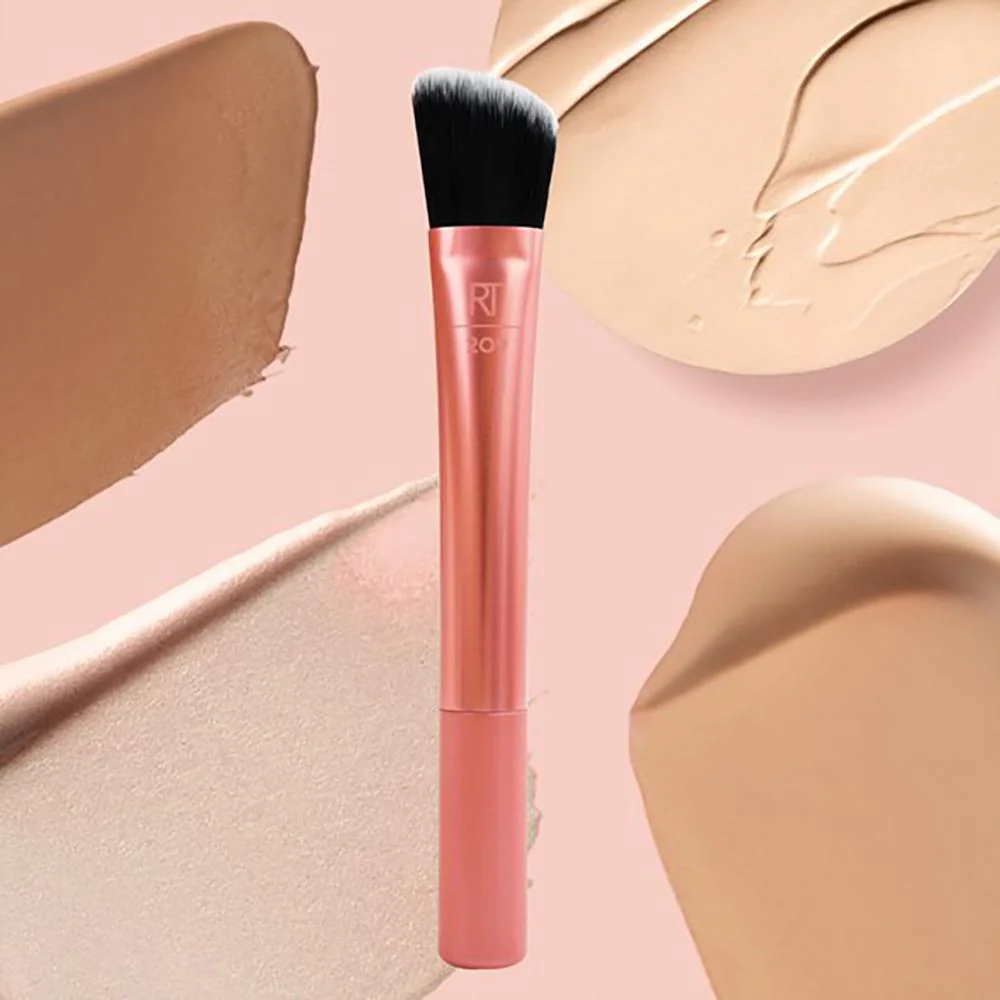 Real Techniques Foundation Brush - Image 2