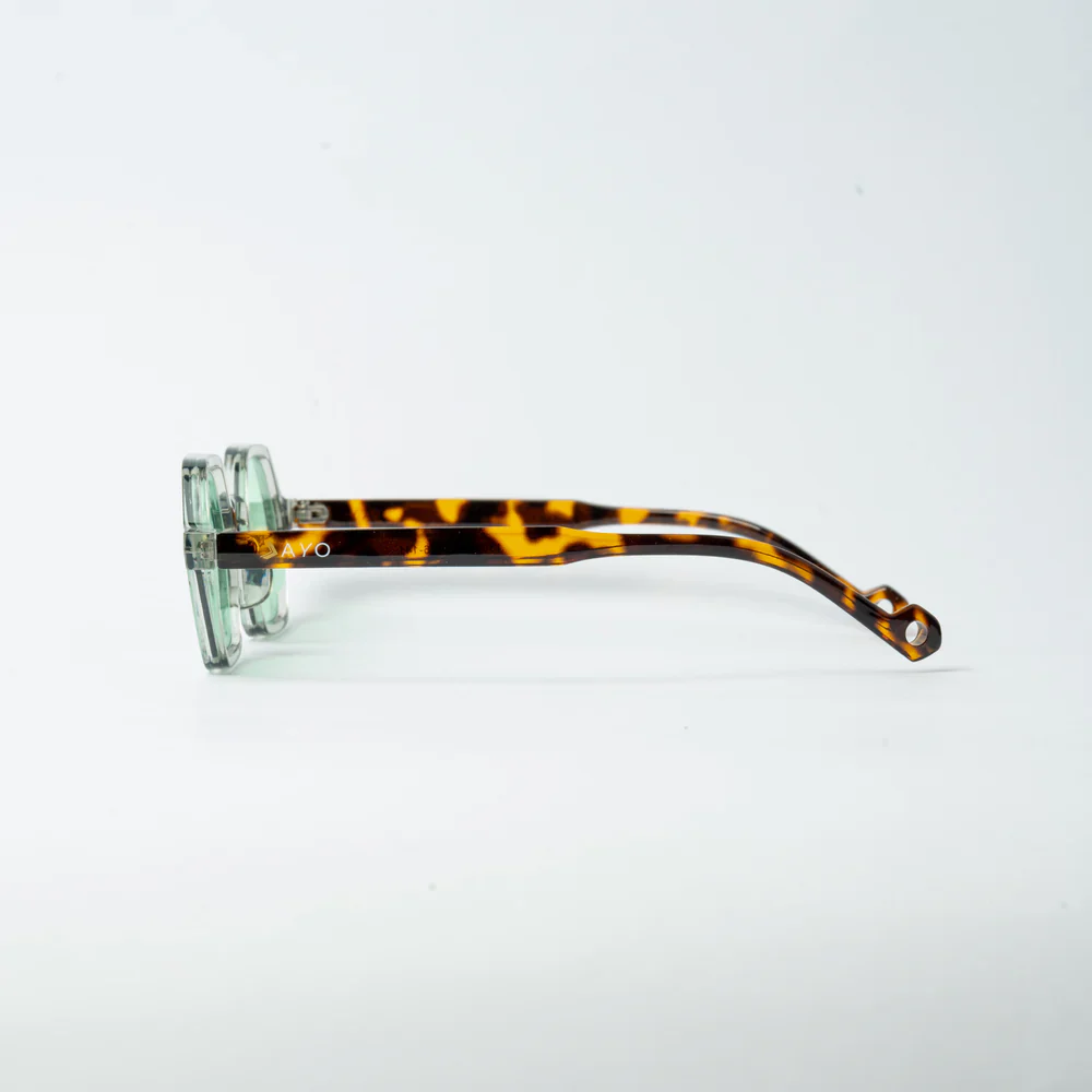 VAYO Edge Where Shape Meets Style Sunglass Green - Image 4